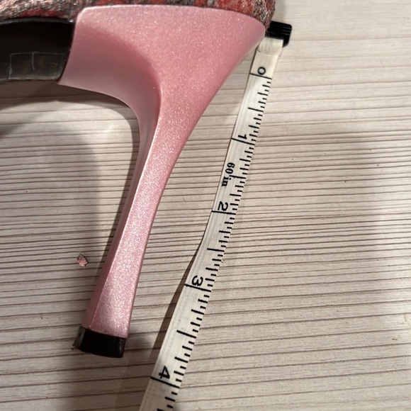 BCBG lWoman’s open toe paisley and beaded high heels Size 8.5 - Picture 5 of 10